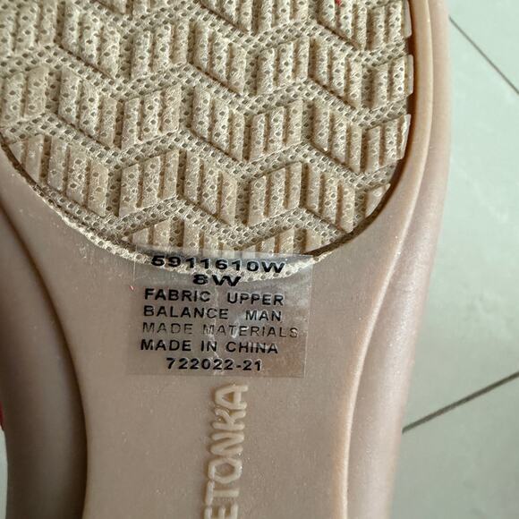 Minnetonka Tricia Sandal - Fun Fringe Detail - NIB - Red, Size 8W - Picture 5 of 6